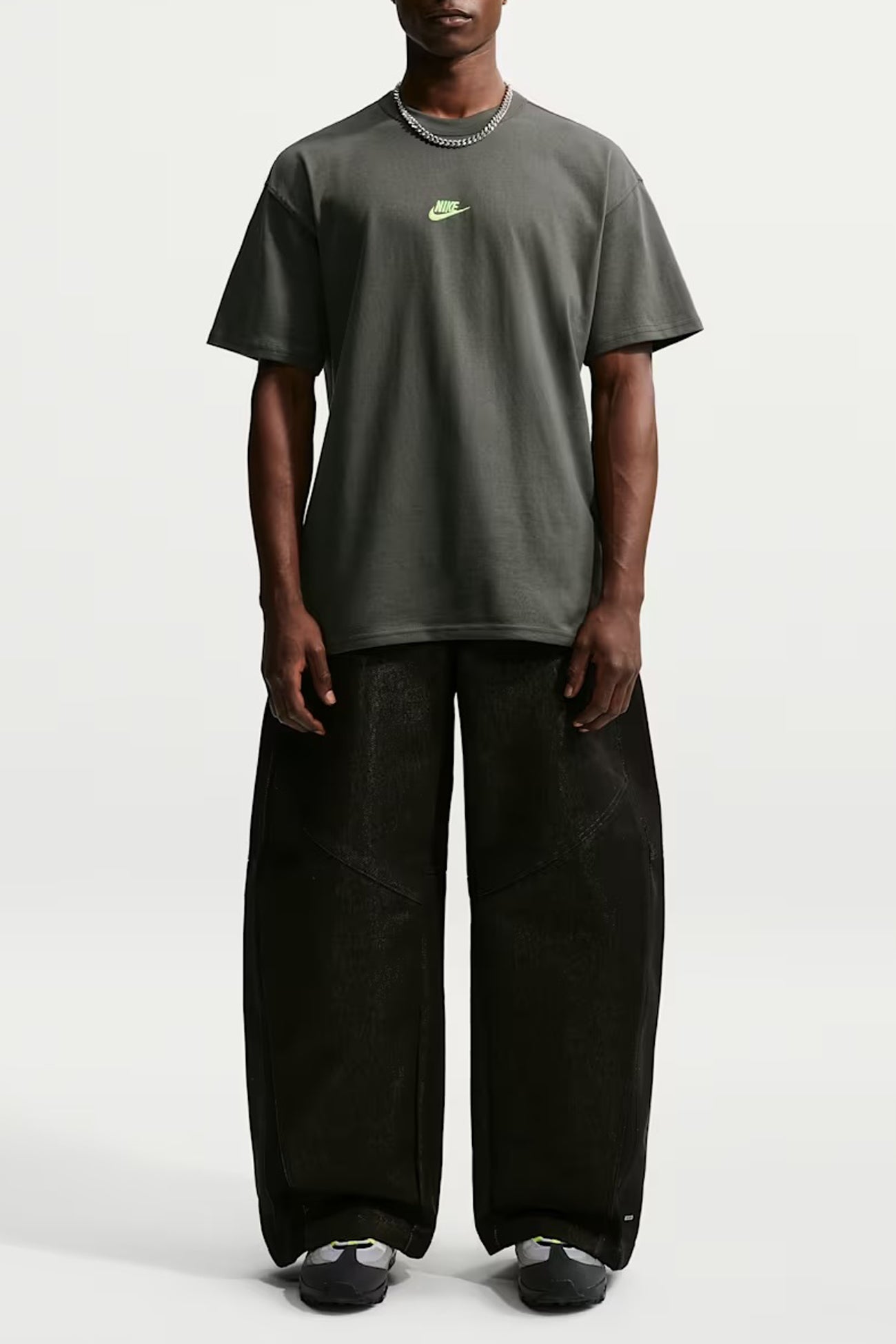 Nike Sportswear Premium Essentials Tee Newsprint