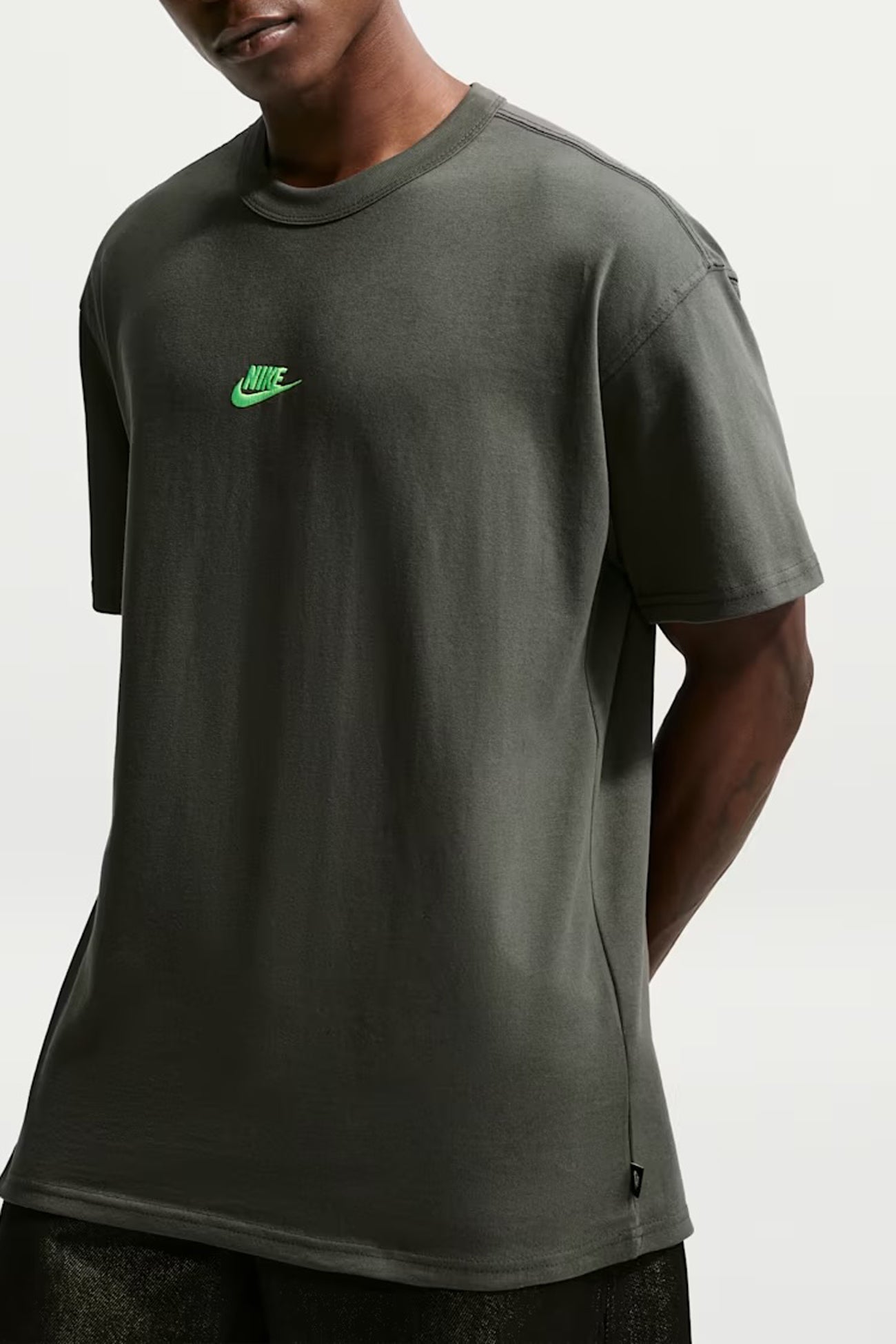 Nike Sportswear Premium Essentials Tee Newsprint