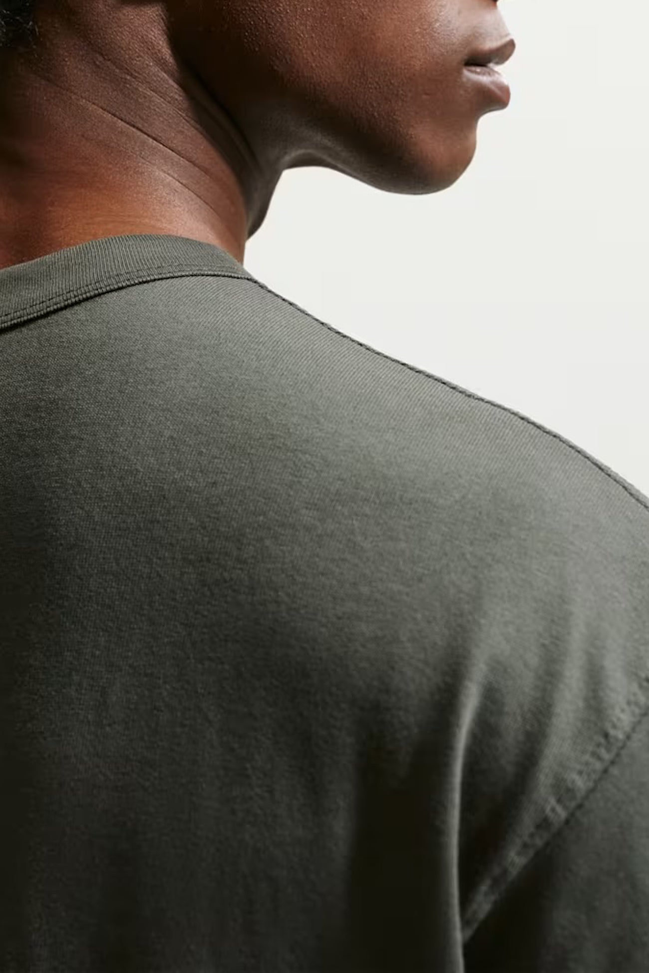 Nike Sportswear Premium Essentials Tee Newsprint