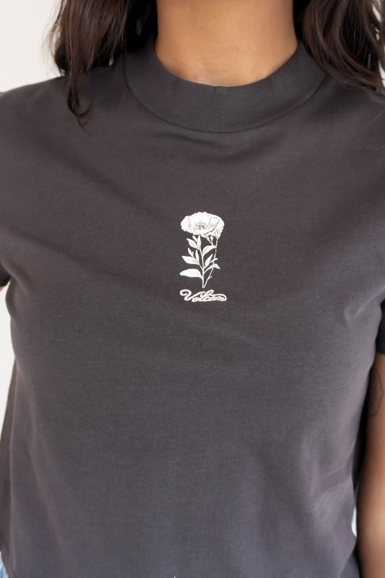 Oz Dial Crop Tee Vintage Black