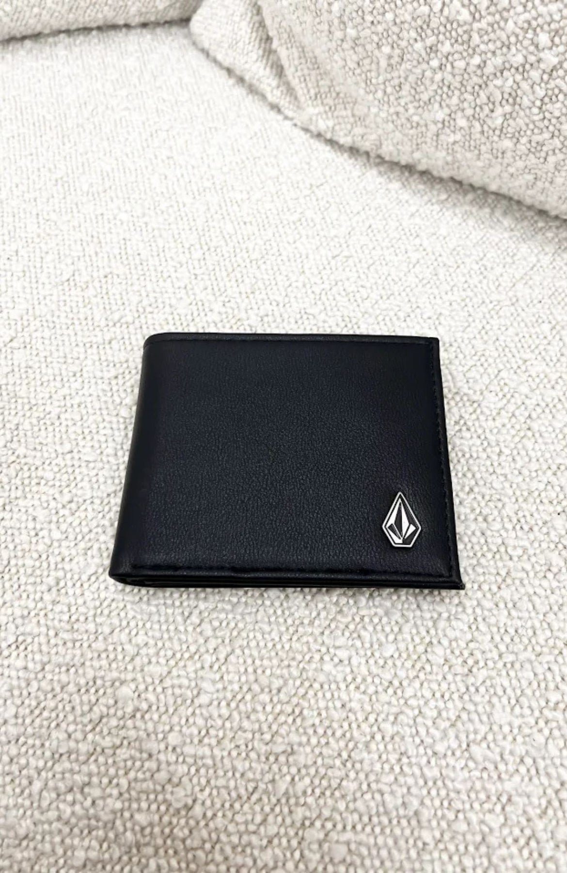 Slim-Stone-Leather-Wallet-Black