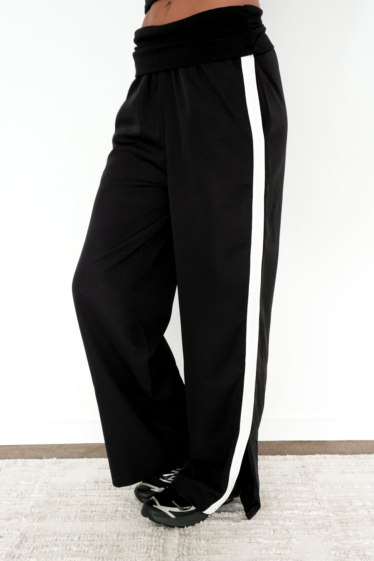 Solana Trackpant Black