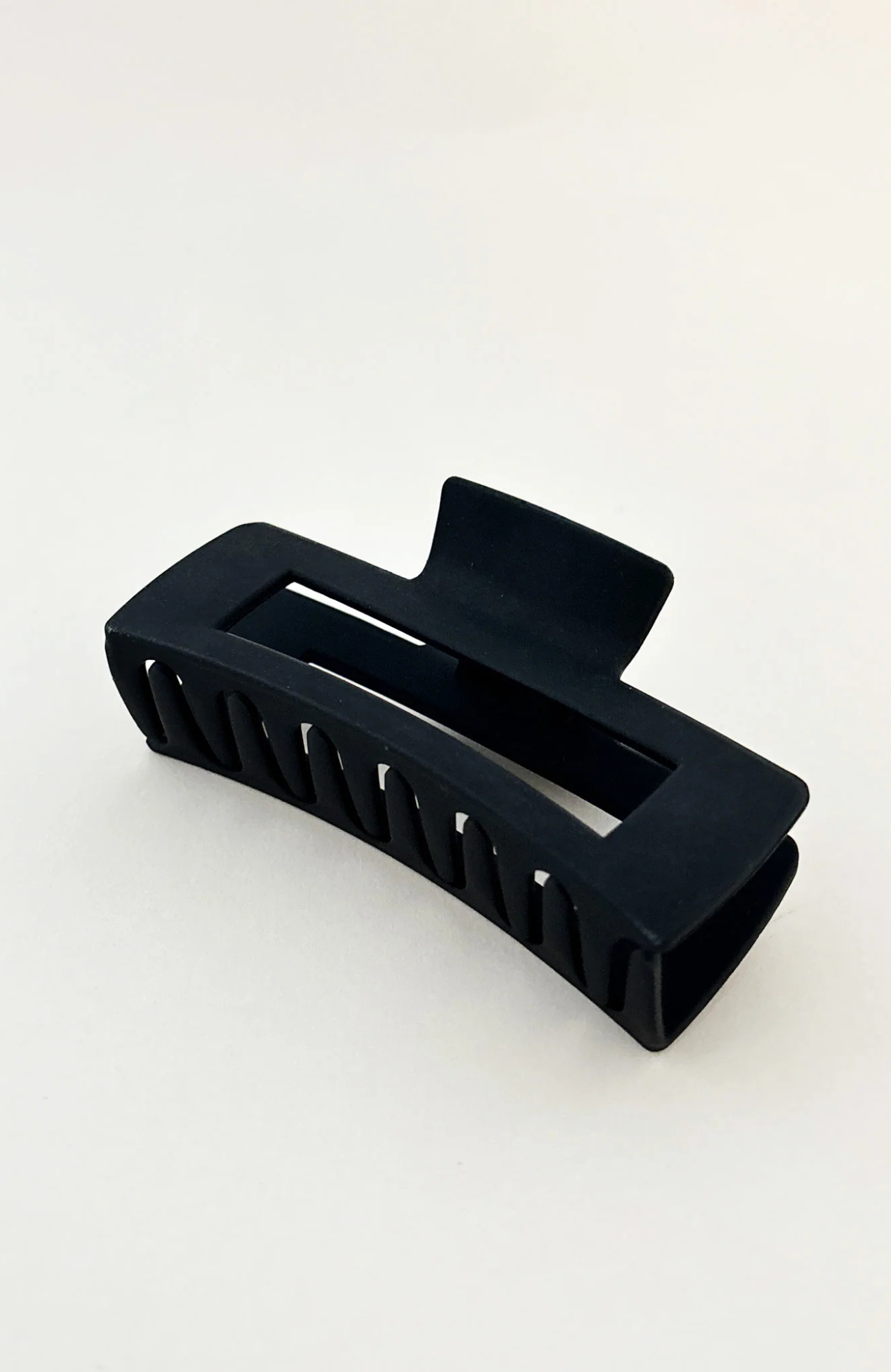 Tayla Claw Clip Black