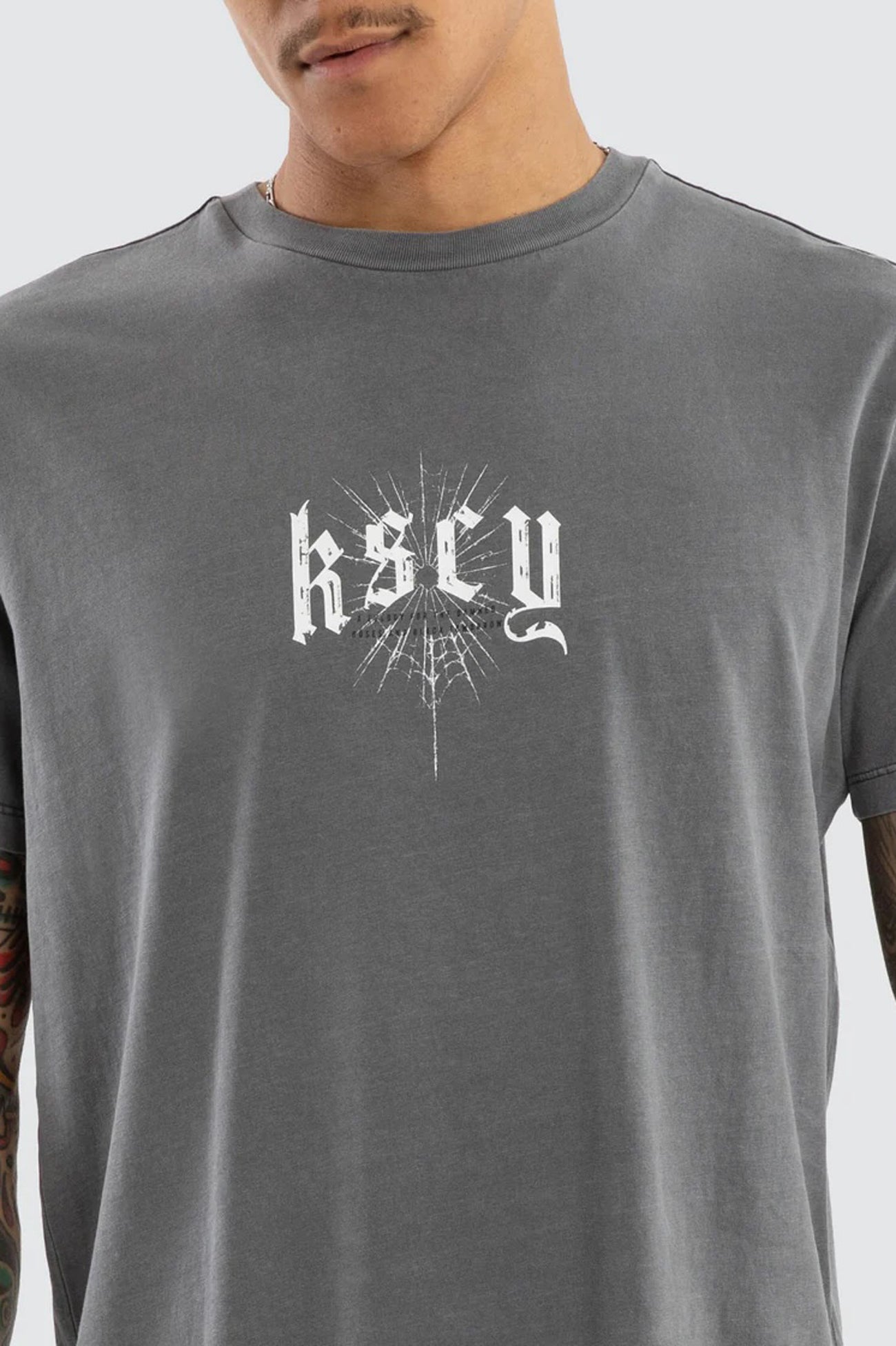 Winged Dual Curved Tee Pigment Smoked Pearl