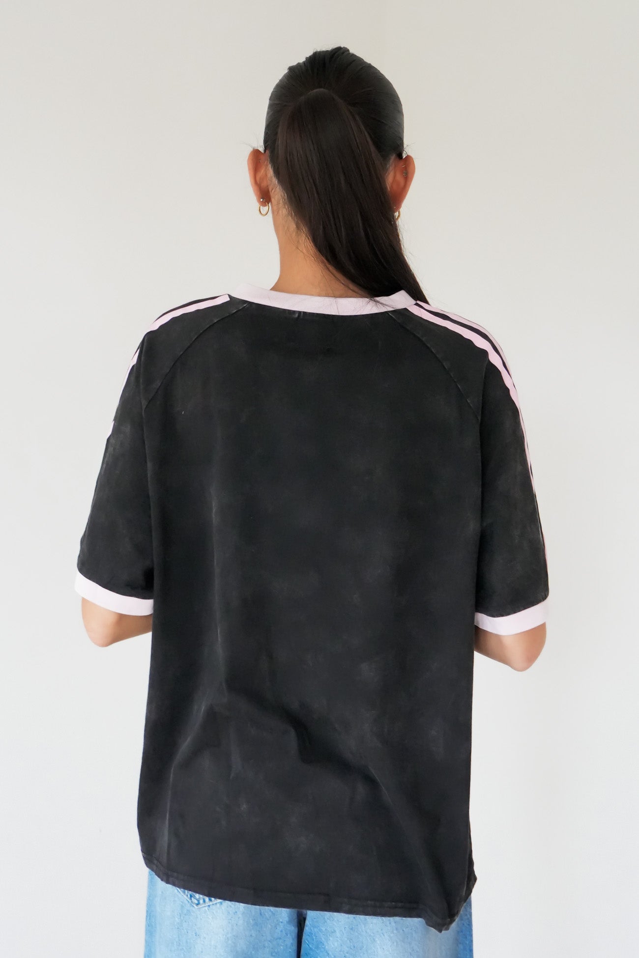 Wingin' It Tee Black Acid