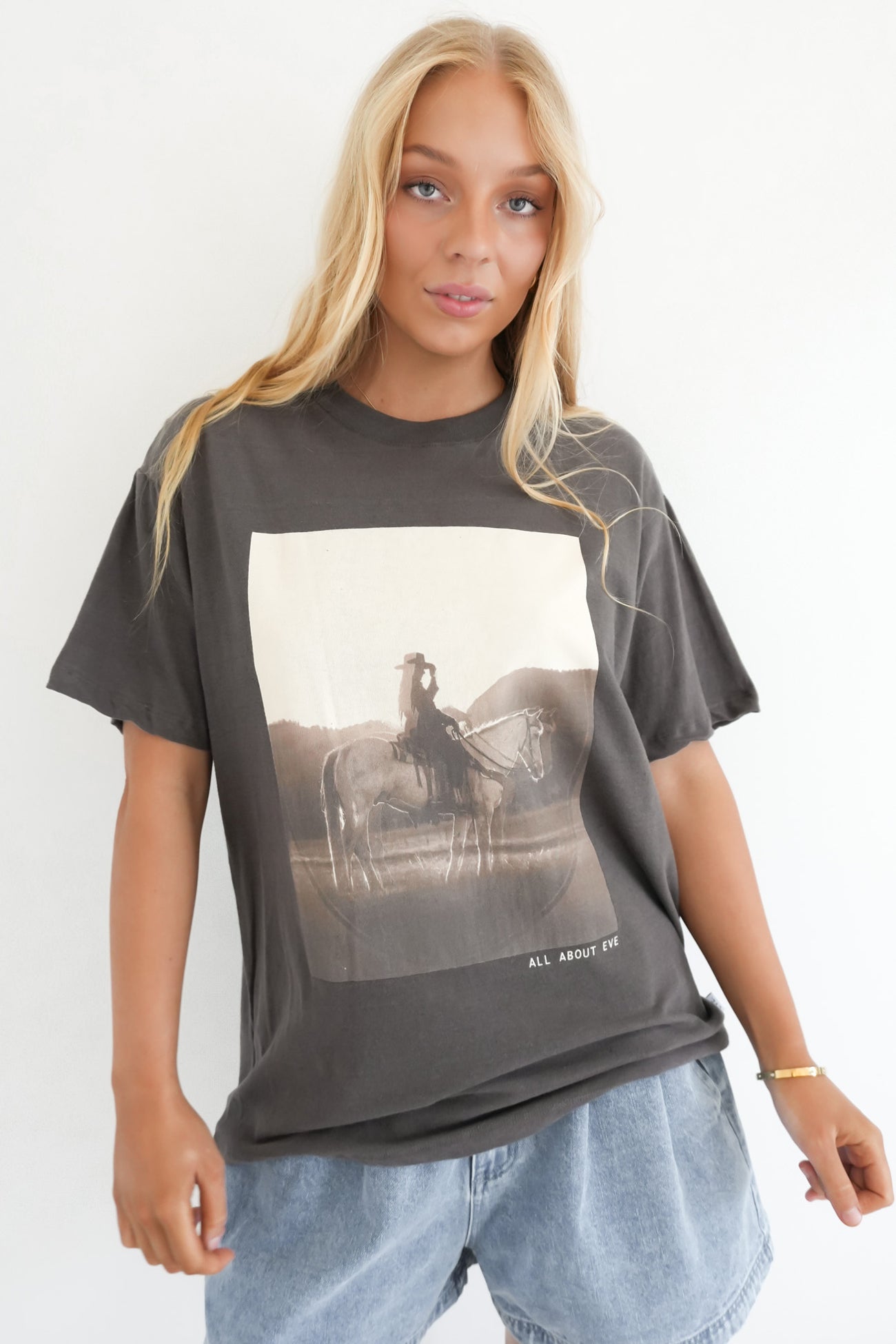 Yellowstone Relaxed Tee Charcoal