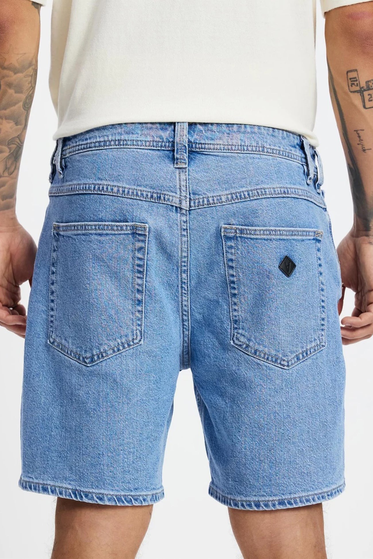 A3 Straight Short Larry