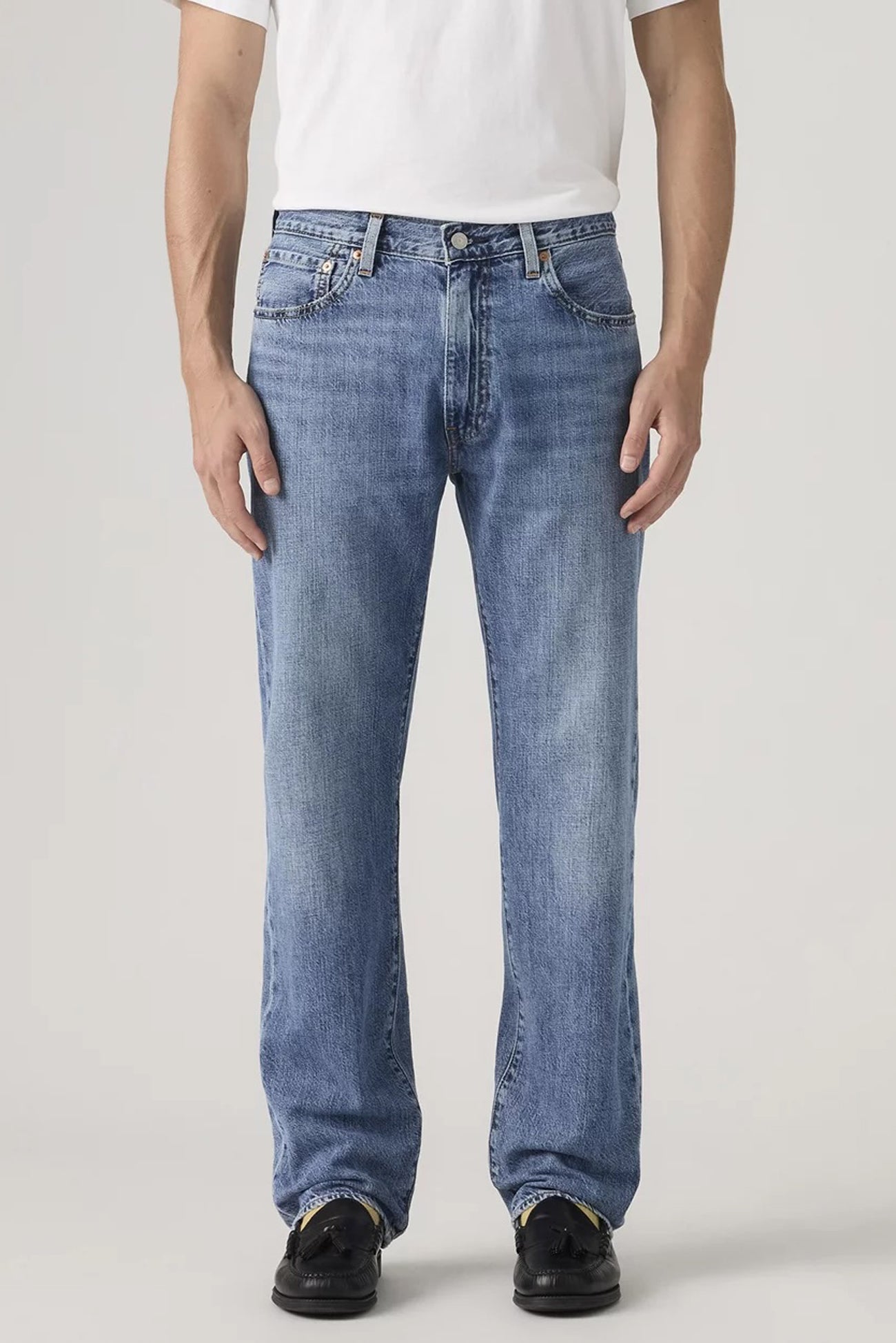 555 Relaxed Straight Jean Timeless Blues