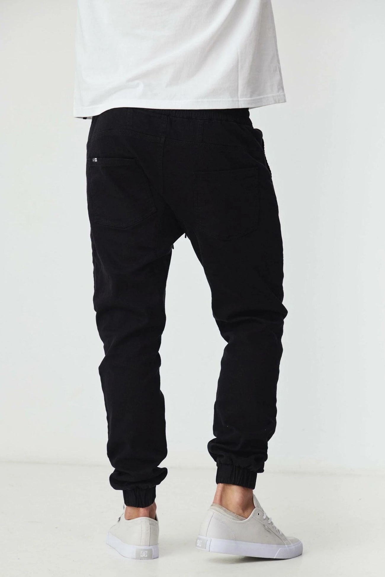 James Jogger Pant Black