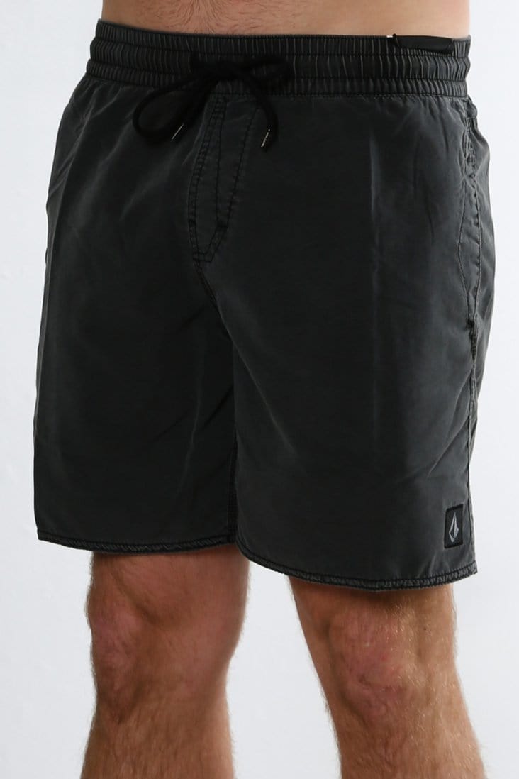 Center 17 Trunk Black