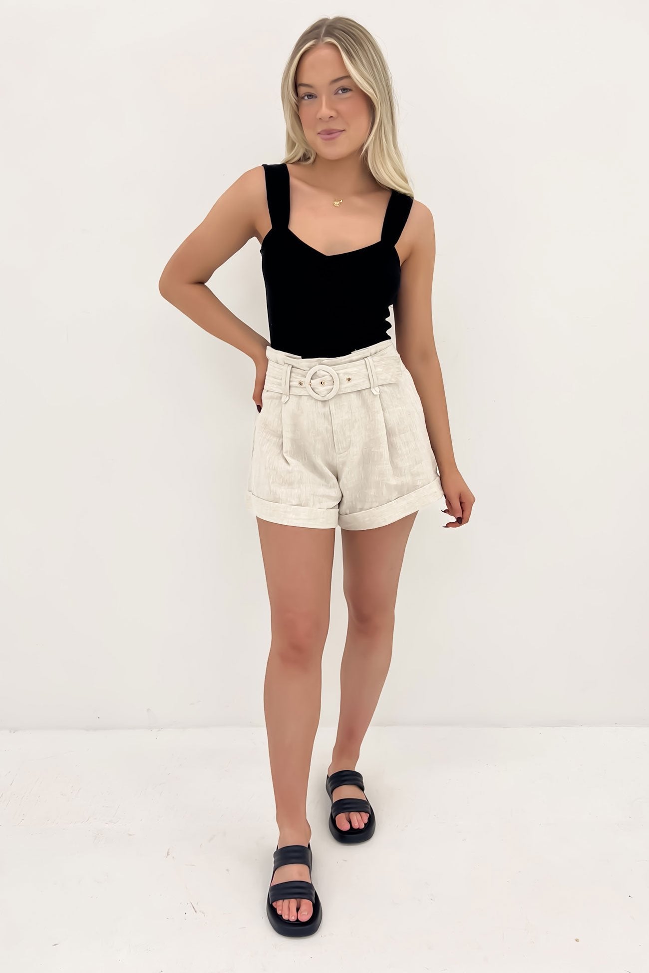 Corah Short Beige