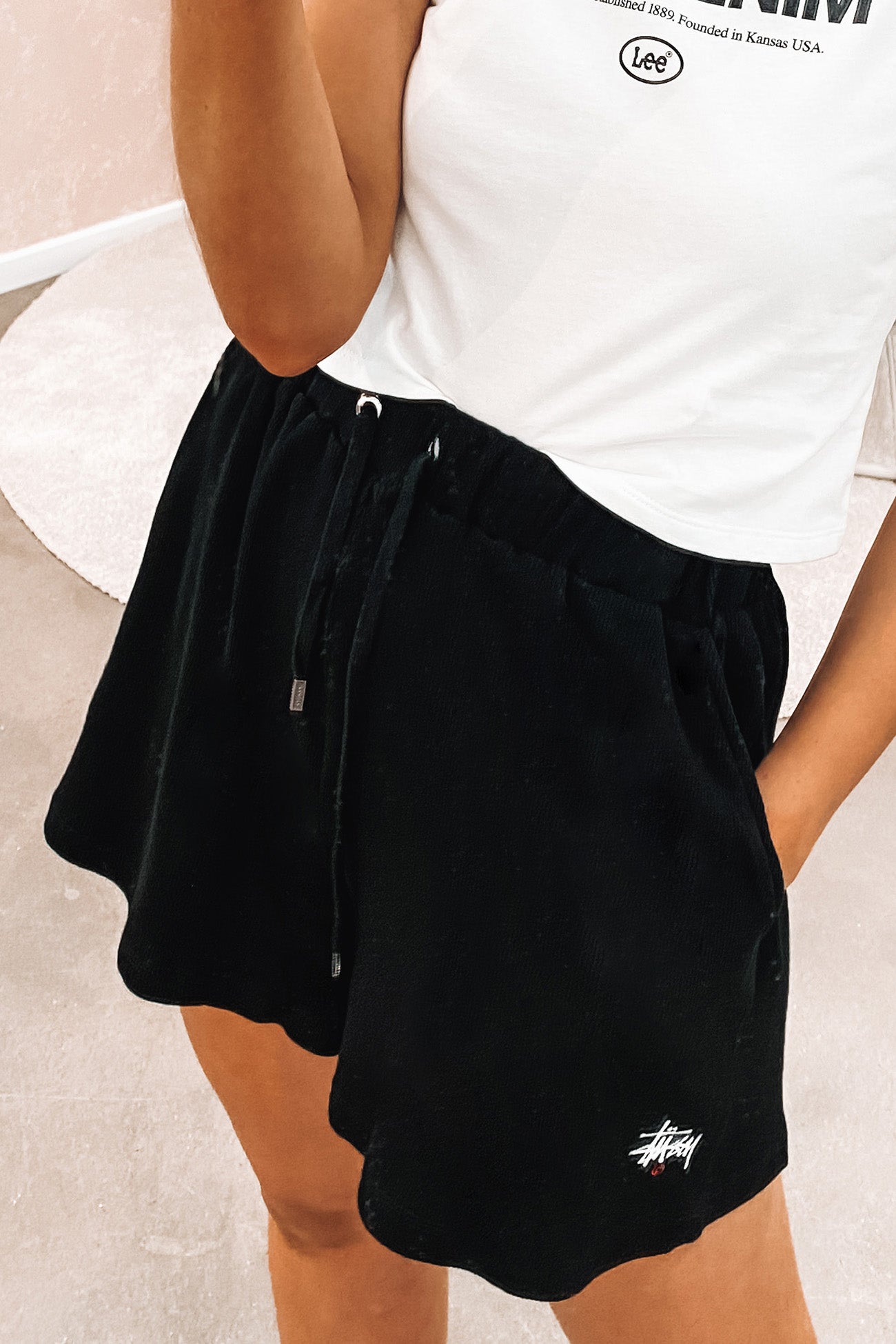 Graffiti Rib Relaxed Short Black
