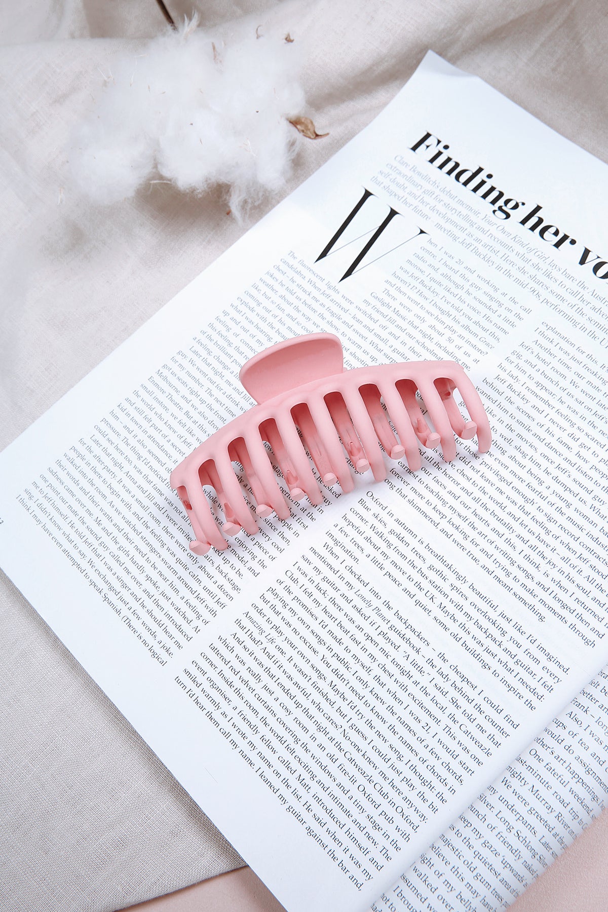 Regina Claw Clip Baby Pink