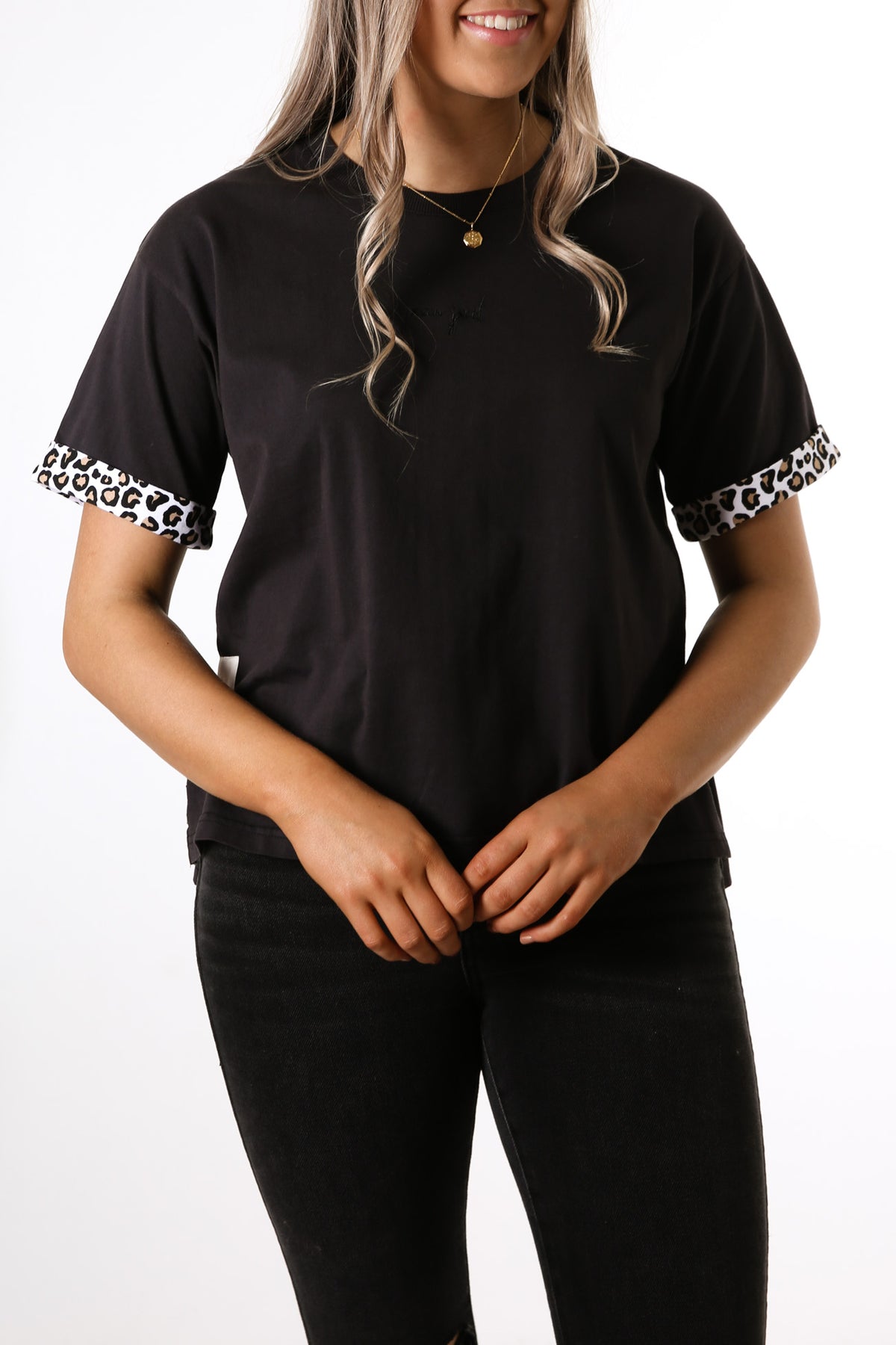 Radiate Tee Washed Black Leopard