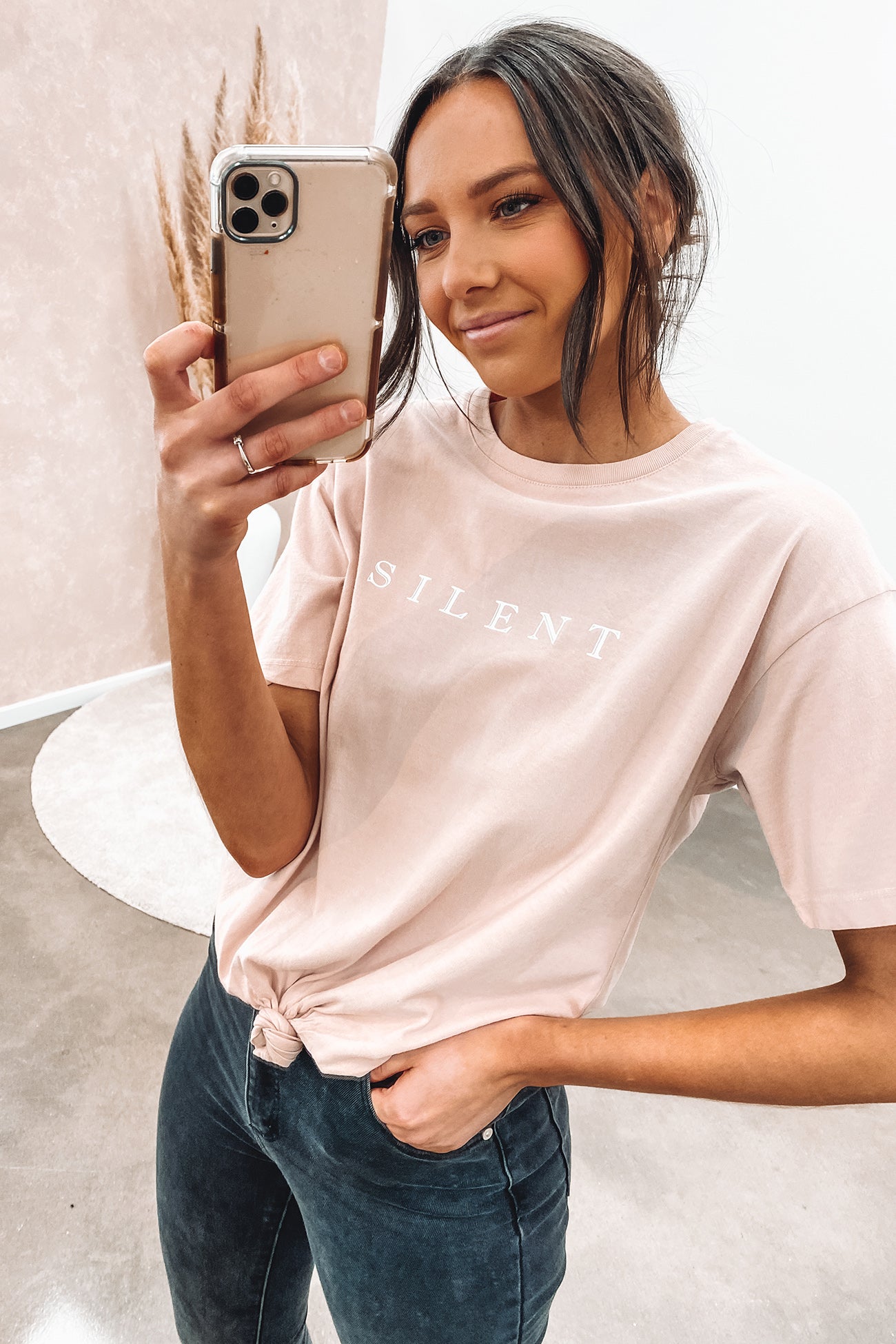 Silent Tie Tee Musk