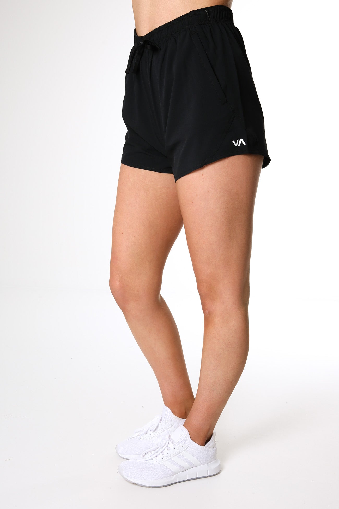VA Essentials Yogger Black