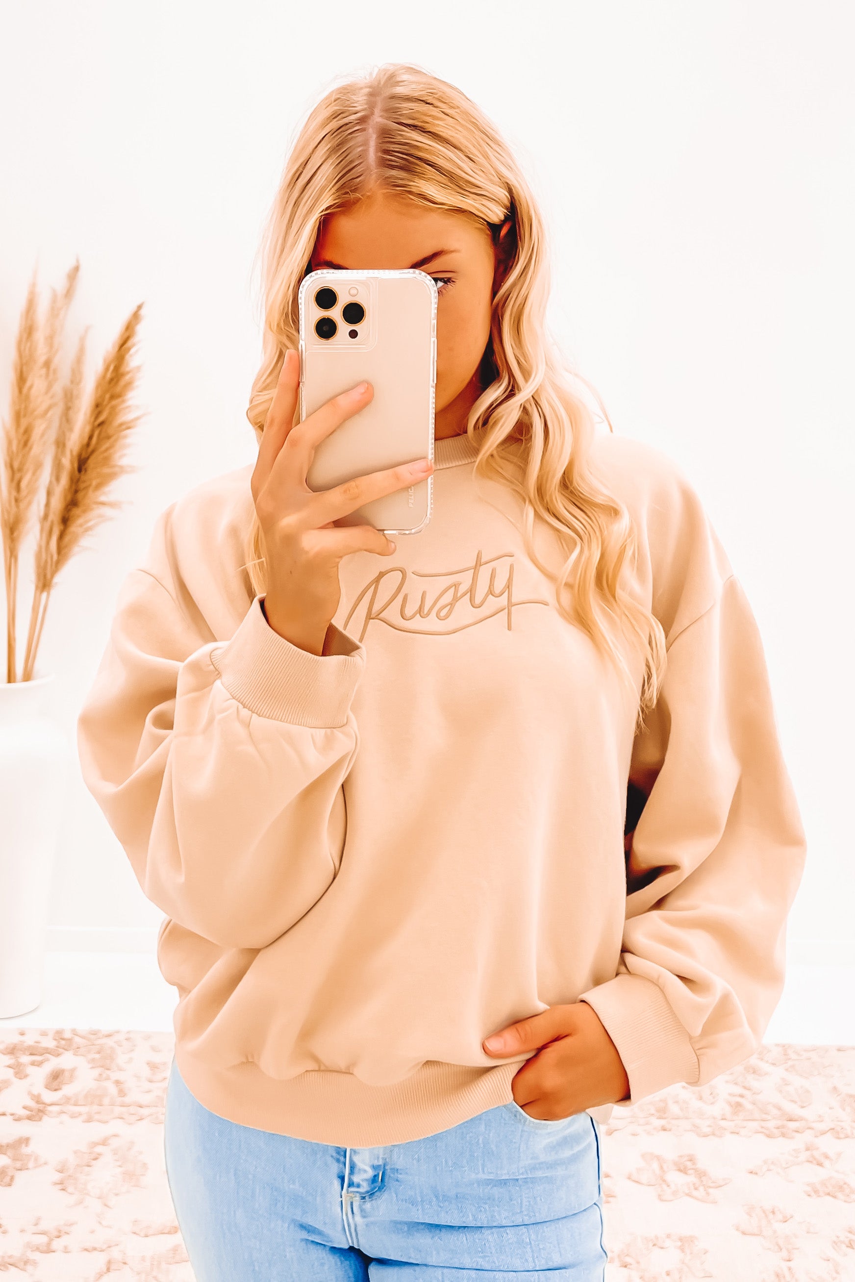 Rusty Script Oversize Crew Neck Fleece Oatmilk